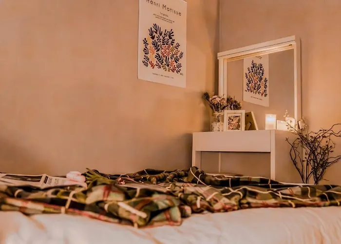 5Min Metro, 6Min Hongdae, 명동, Gyeongbokgung, Sinchon, Arex, Airport Bus, Convenience Store 10Sec Apartamento Seúl