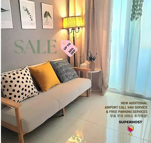 5Min Metro, 6Min Hongdae, 명동, Gyeongbokgung, Sinchon, Arex, Airport Bus, Convenience Store 10Sec