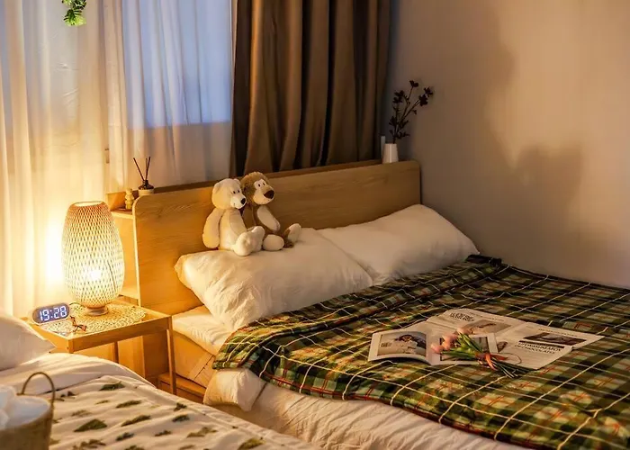 5Min Metro, 6Min Hongdae, 명동, Gyeongbokgung, Sinchon, Arex, Airport Bus, Convenience Store 10Sec Seúl