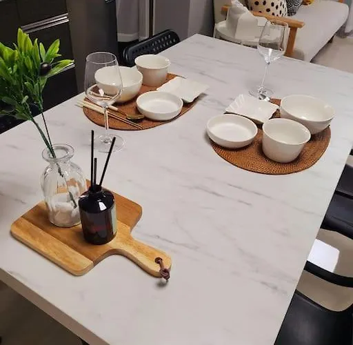 Apartamento 5Min Metro, 6Min Hongdae, 명동, Gyeongbokgung, Sinchon, Arex, Airport Bus, Convenience Store 10Sec