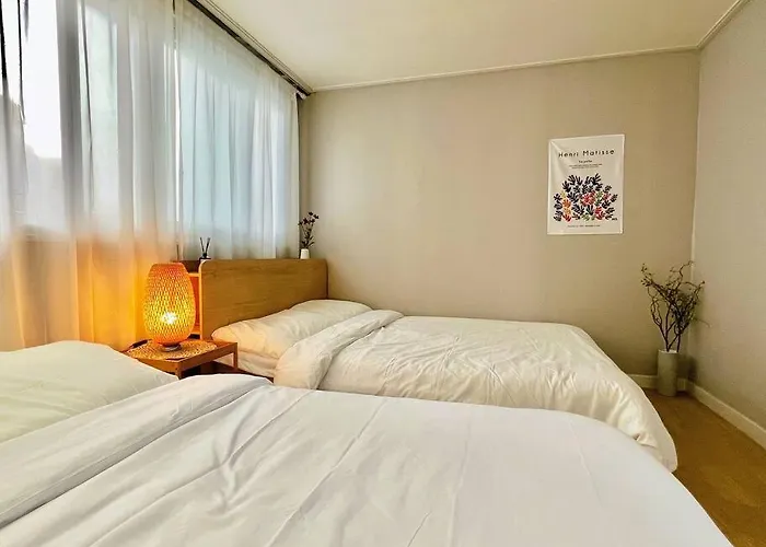 5Min Metro, 6Min Hongdae, 명동, Gyeongbokgung, Sinchon, Arex, Airport Bus, Convenience Store 10Sec Apartamento *