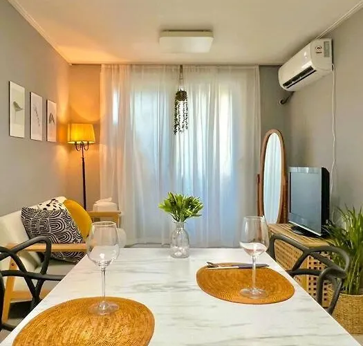 Apartamento 5Min Metro, 6Min Hongdae, 명동, Gyeongbokgung, Sinchon, Arex, Airport Bus, Convenience Store 10Sec