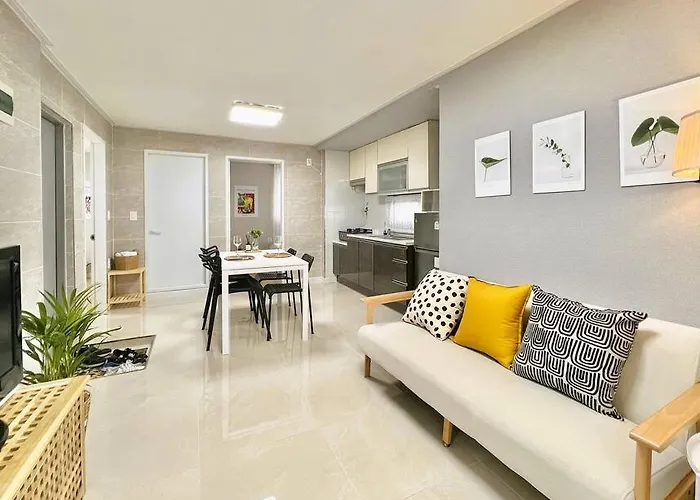 Apartamento 5Min Metro, 6Min Hongdae, 명동, Gyeongbokgung, Sinchon, Arex, Airport Bus, Convenience Store 10Sec *